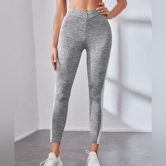 Lightweight yoga leggings - Picture 2 of 2